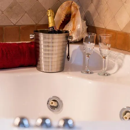 Estilo Mediterranea Con Piscina, Jardin, Bbq Y Jacuzzi - Bel Air Real * Estepona