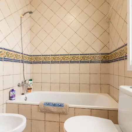 Estilo Mediterranea Con Piscina, Jardin, Bbq Y Jacuzzi - Bel Air Real * Estepona