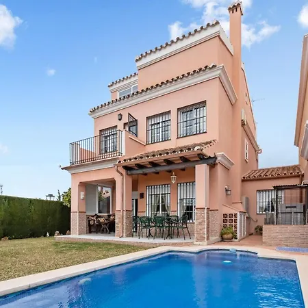 Estilo Mediterranea Con Piscina, Jardin, Bbq Y Jacuzzi - Bel Air Real Estepona
