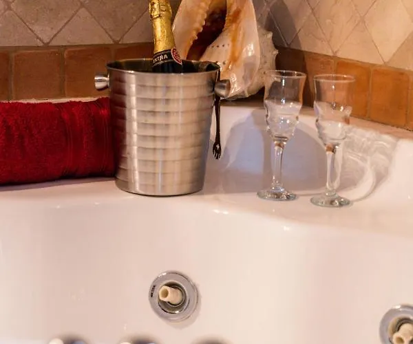 Estilo Mediterranea Con Piscina, Jardin, Bbq Y Jacuzzi - Bel Air Real * Estepona