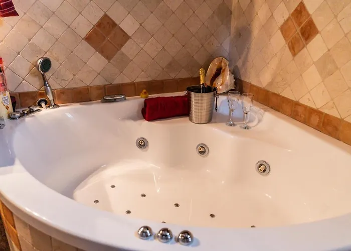 Estilo Mediterranea Con Piscina, Jardin, Bbq Y Jacuzzi - Bel Air Real