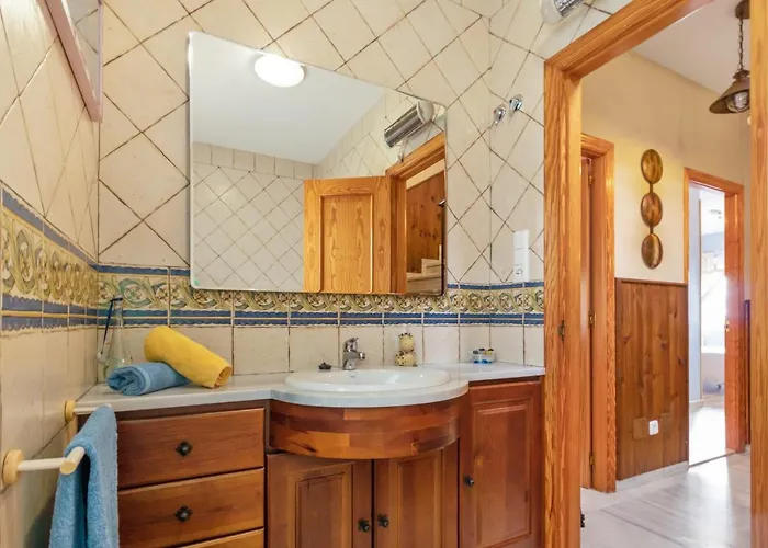 Estilo Mediterranea Con Piscina, Jardin, Bbq Y Jacuzzi - Bel Air Real * Estepona