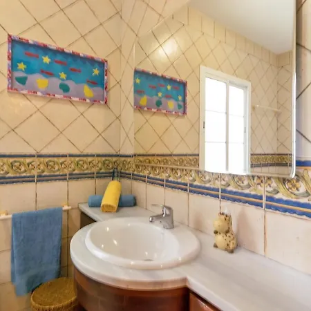 Вілла Estilo Mediterranea Con Piscina, Jardin, Bbq Y Jacuzzi - Bel Air Real Естепона