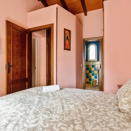 Prázdninový dům Estilo Mediterranea Con Piscina, Jardin, Bbq Y Jacuzzi - Bel Air Real